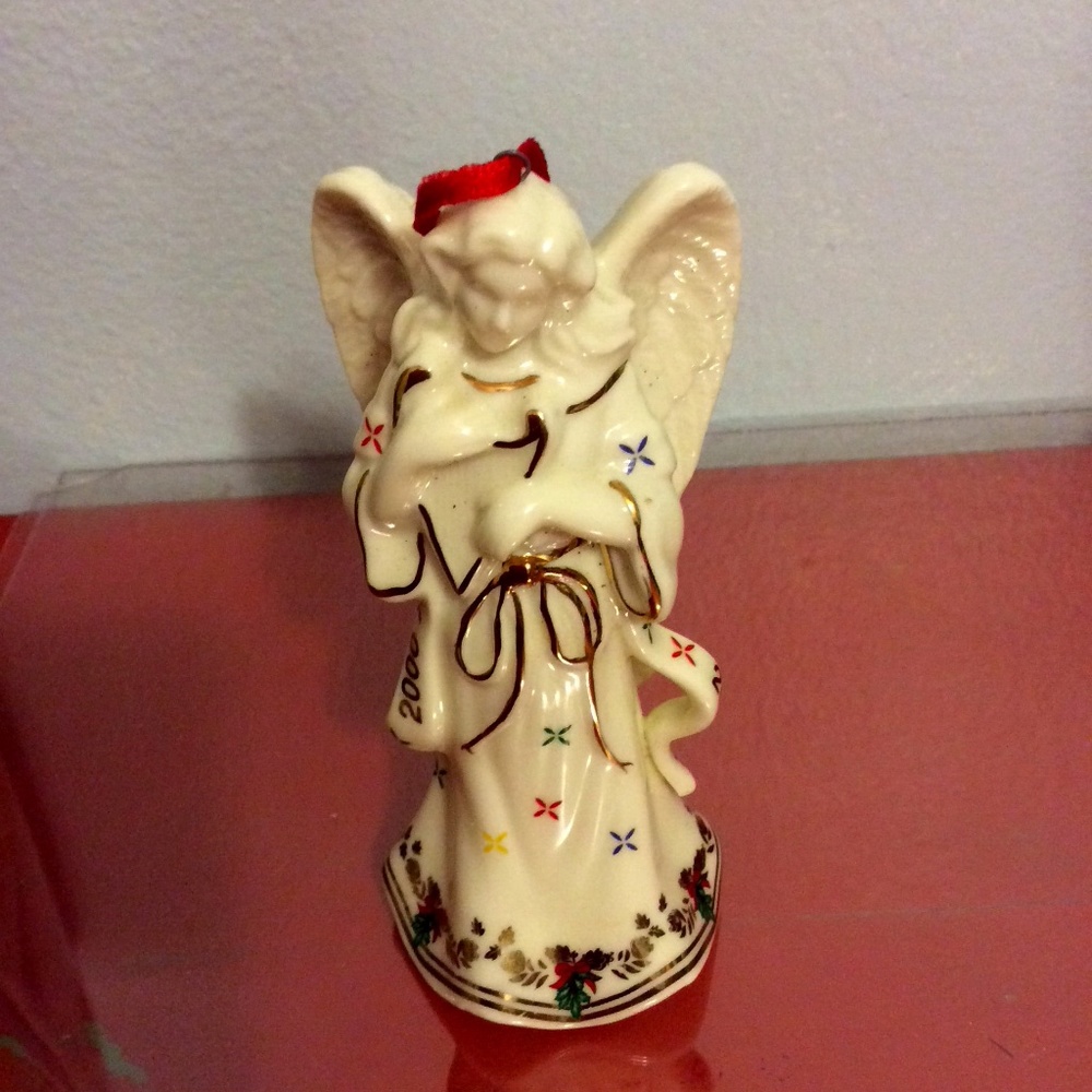 Hallmark 2000 Angel ornament